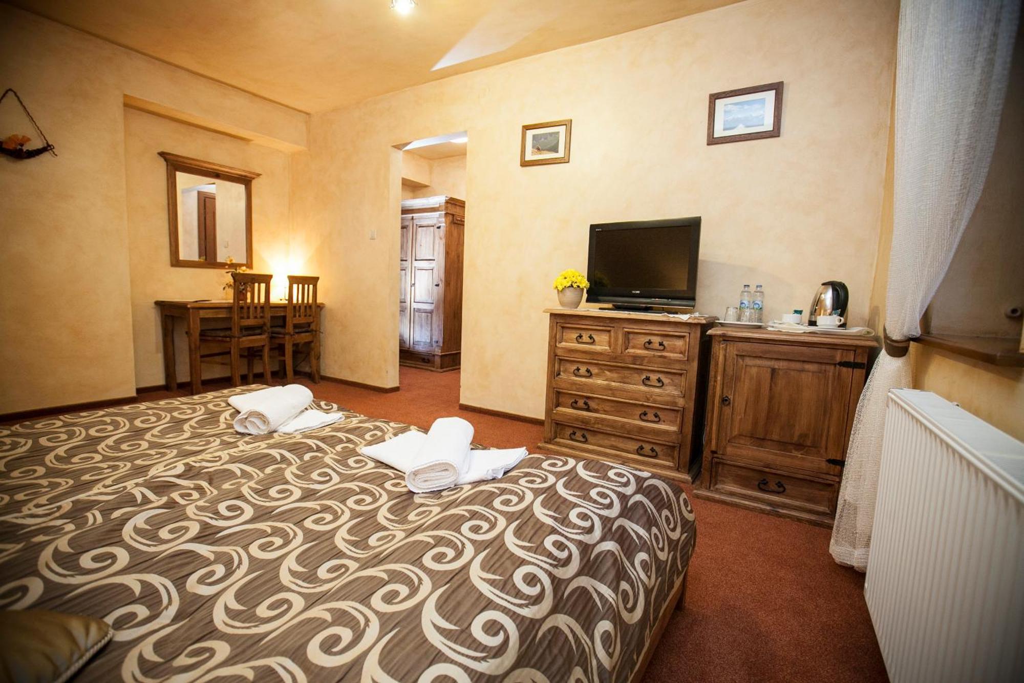 Hotel Dwor Karolowka Zakopane Eksteriør billede