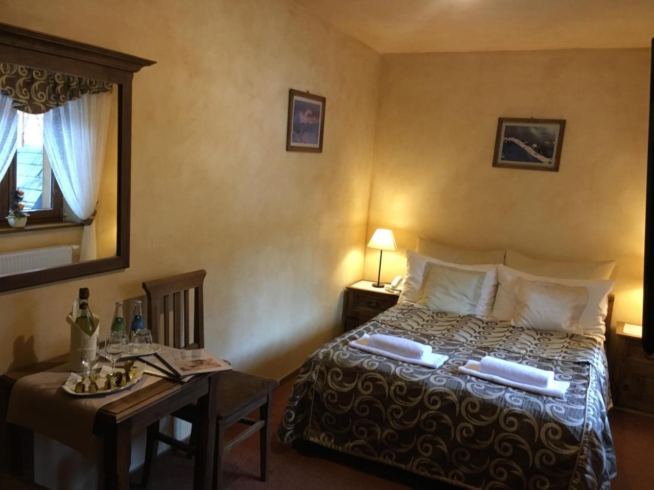 Hotel Dwor Karolowka Zakopane Eksteriør billede